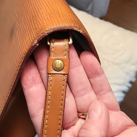 Louis Vuitton Epi Clutch or Crossbody - Picture 13 of 13